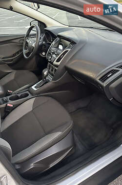 Седан Ford Focus 2011 в 