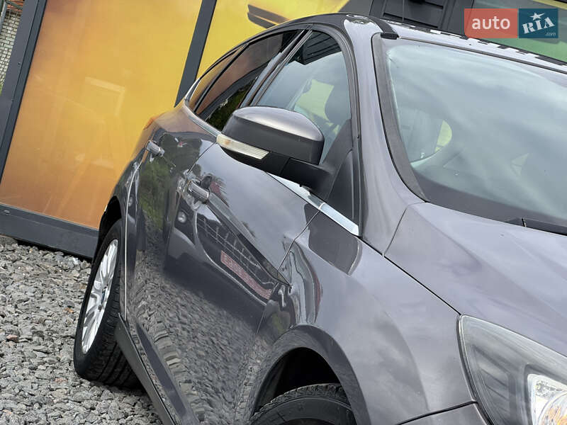 Хэтчбек Ford Focus 2011 в Стрые