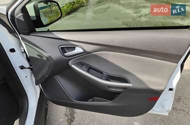 Хэтчбек Ford Focus 2014 в 