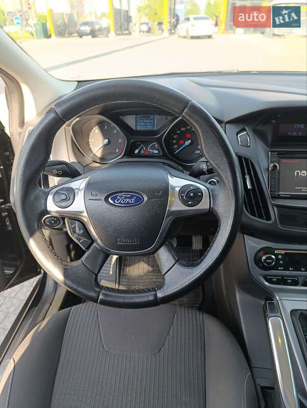 Хэтчбек Ford Focus 2011 в Полтаве
