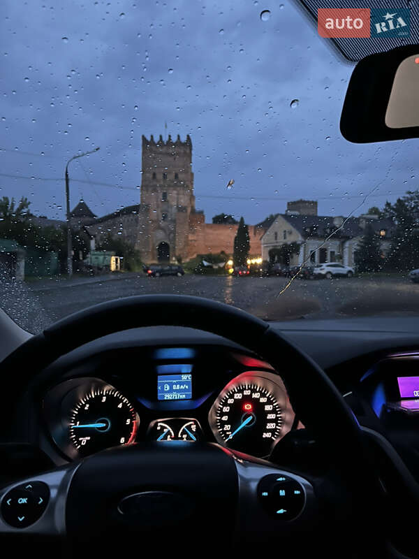 Ford Focus 2011
