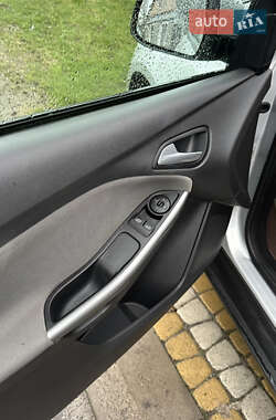 Хетчбек Ford Focus 2013 в 