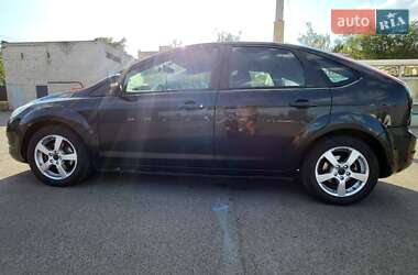 Хэтчбек Ford Focus 2010 в 