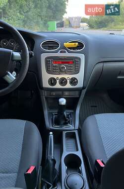Хэтчбек Ford Focus 2007 в 
