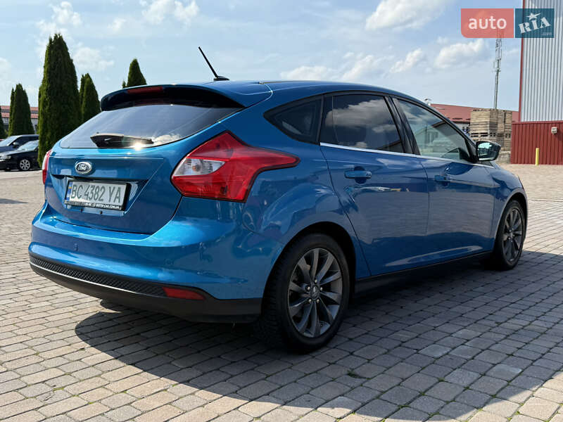 Хэтчбек Ford Focus 2012 в Городке