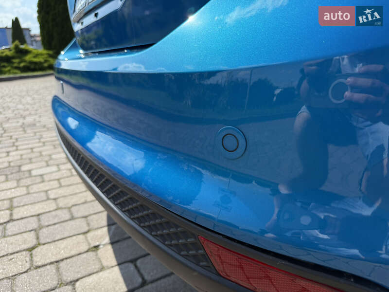 Хэтчбек Ford Focus 2012 в Городке