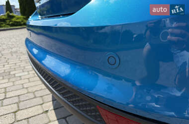Хэтчбек Ford Focus 2012 в 
