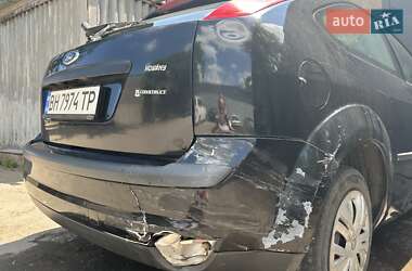 Хэтчбек Ford Focus 2004 в 
