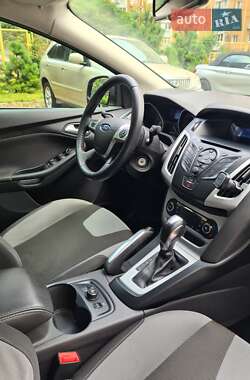 Седан Ford Focus 2012 в 