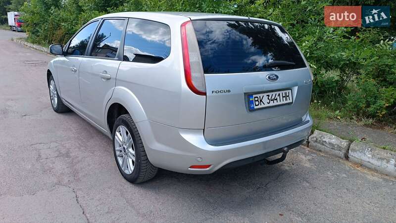 Універсал Ford Focus 2010 в Сарнах
