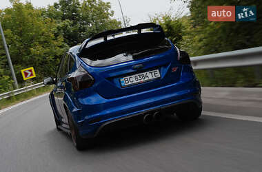 Хэтчбек Ford Focus 2013 в 