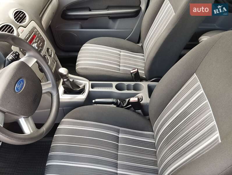 Универсал Ford Focus 2010 в Киеве фото 16 Универсал Ford Focus 2010 в Киеве