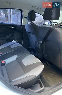 Хетчбек Ford Focus 2013 в 