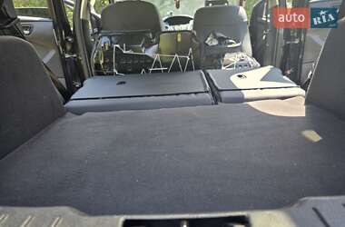 Хэтчбек Ford Focus 2011 в 