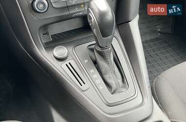Хэтчбек Ford Focus 2015 в 