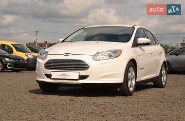Хэтчбек Ford Focus 2013 в 