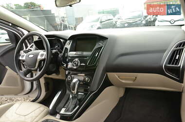 Хэтчбек Ford Focus 2013 в 