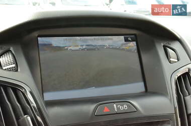 Хэтчбек Ford Focus 2013 в 