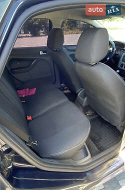 Хэтчбек Ford Focus 2007 в 