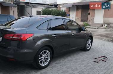 Седан Ford Focus 2015 в 