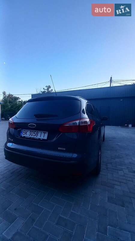 Універсал Ford Focus 2011 в Сарнах