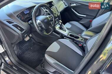 Хэтчбек Ford Focus 2012 в 