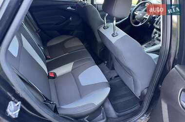Хэтчбек Ford Focus 2012 в 