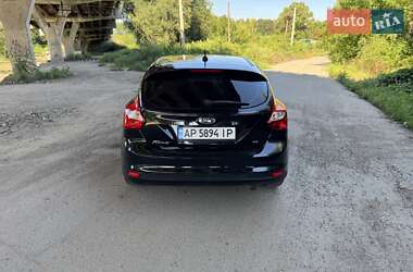 Хэтчбек Ford Focus 2012 в 