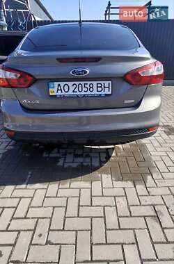 Седан Ford Focus 2014 в 
