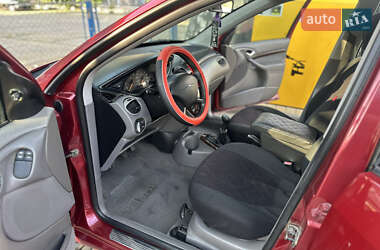 Седан Ford Focus 2000 в 