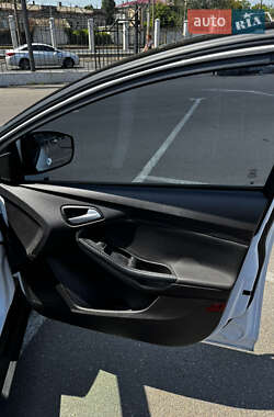 Седан Ford Focus 2013 в 