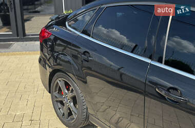 Седан Ford Focus 2015 в 