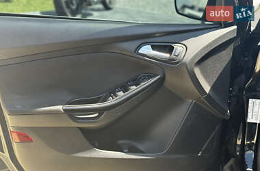 Седан Ford Focus 2015 в 