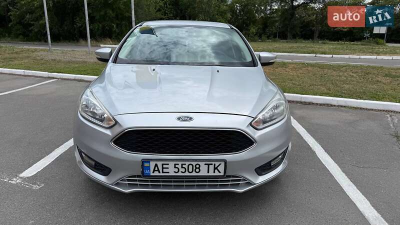 Седан Ford Focus 2015 в 
