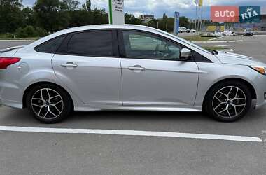 Седан Ford Focus 2015 в 