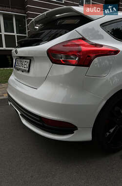 Хэтчбек Ford Focus 2016 в 