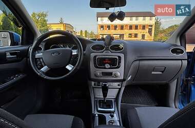 Хэтчбек Ford Focus 2010 в 
