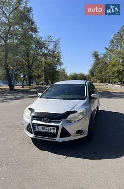Хэтчбек Ford Focus 2011 в 