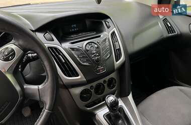 Хэтчбек Ford Focus 2013 в 