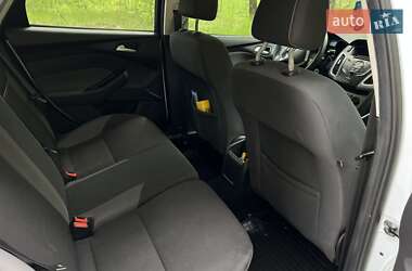 Хэтчбек Ford Focus 2013 в 