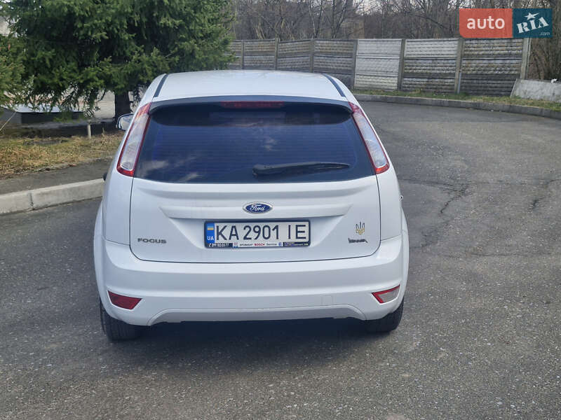 Хэтчбек Ford Focus 2011 в Житомире
