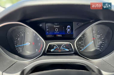 Седан Ford Focus 2015 в 