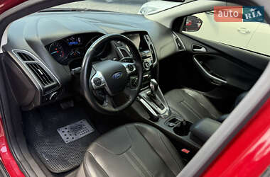 Хетчбек Ford Focus 2012 в 