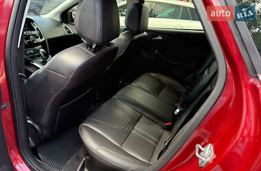 Хетчбек Ford Focus 2012 в 