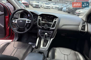 Хетчбек Ford Focus 2012 в 
