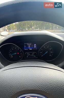 Седан Ford Focus 2015 в 