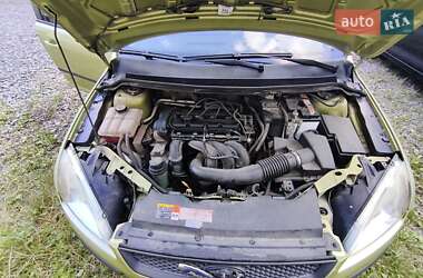 Хэтчбек Ford Focus 2006 в 