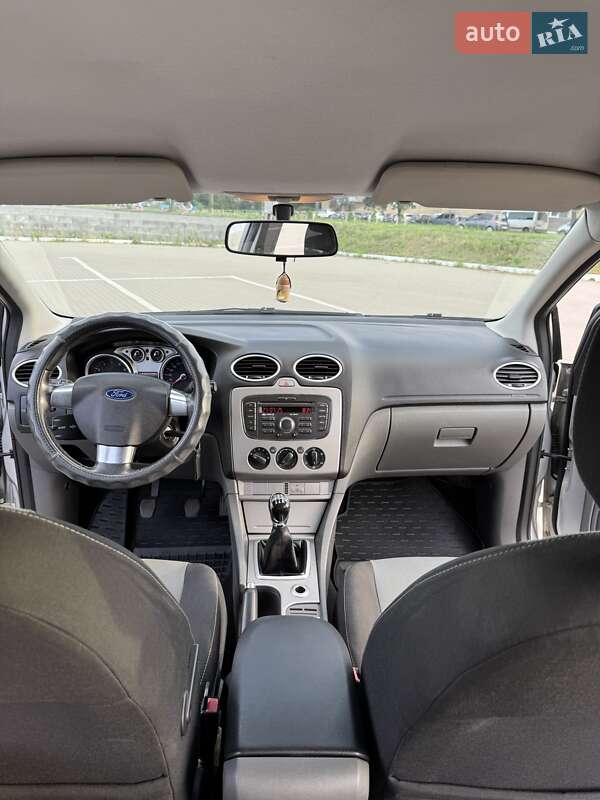 Хэтчбек Ford Focus 2010 в Сумах