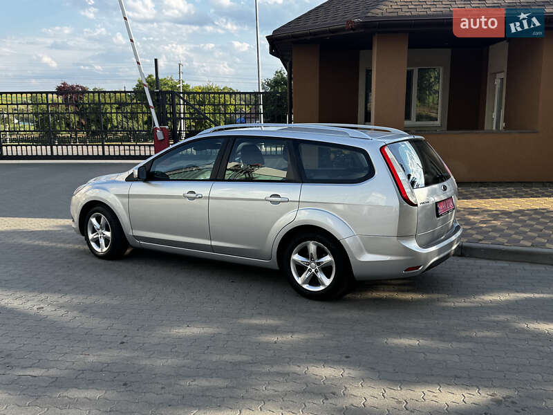 Универсал Ford Focus 2010 в Великой Багачке