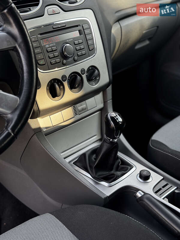 Универсал Ford Focus 2010 в Великой Багачке